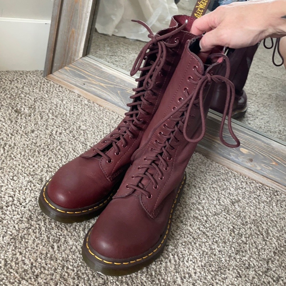 Tall Dr. Martens 1B99